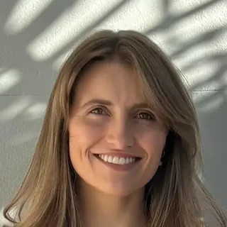 Portrait of Dr Suzannah Bownes